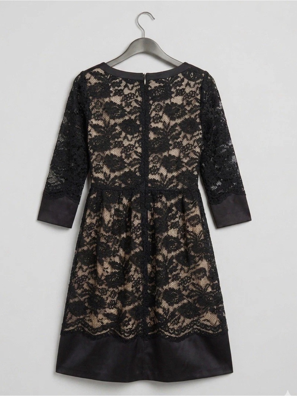 Tahari Arthur S. Levine NWOT Black Lace Fit & Flare Dress Size 0 Cocktail LBD - Picture 2 of 9